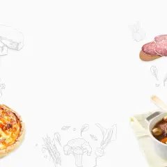 Un plat gastronomique français : un bœuf bourguignon mijoté, une quiche lorraine dorée, du saucisson et du brie.
