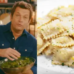 Un homme prépare des ravioles du Dauphiné, une assiette de ces pâtes garnies de parmesan et de persil est présentée.