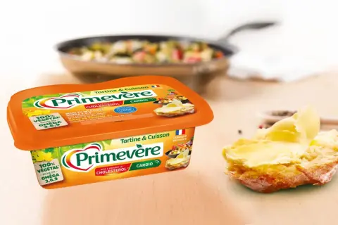 Boîte de margarine Primevère Cardio, tartine beurrée. Attention, le beurre primevère danger pour le cœur est un mythe.
