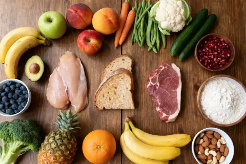 Fruits, légumes, viandes, et une farine pour une alimentation sans gluten.